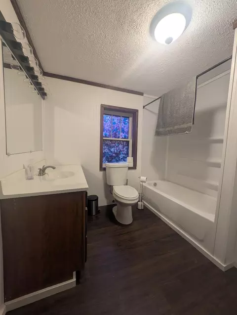 Bath - 206 N Main St, Roscommon, MI 48653 photo 1 of 1