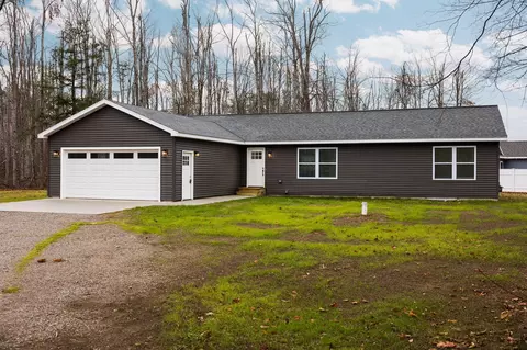 2440 Hickorywood Dr, Gaylord, MI 49735