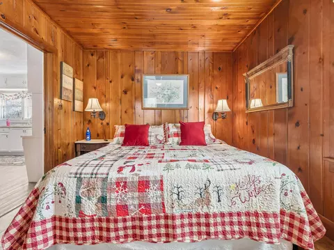 Bedroom - 322 E Blair St, Alpena, MI 49707 photo 6 of 8