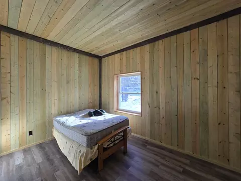 Bedroom - 435 N Mount Tom Rd, Mio, MI 48647 photo 3 of 4