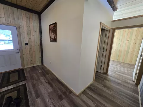 Entry Way - 435 N Mount Tom Rd, Mio, MI 48647 photo 3 of 4