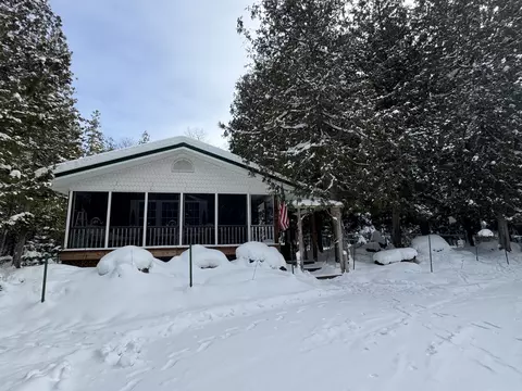 5072 W Cedar Rd, Hessel, MI 49745