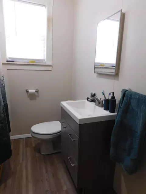 Bath - 11565 N Main St, Roscommon, MI 48653 photo 1 of 2