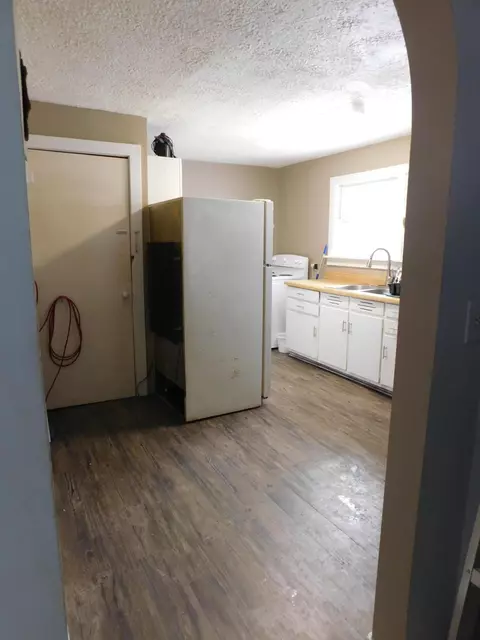 Kitchen - 11565 N Main St, Roscommon, MI 48653 photo 3 of 3