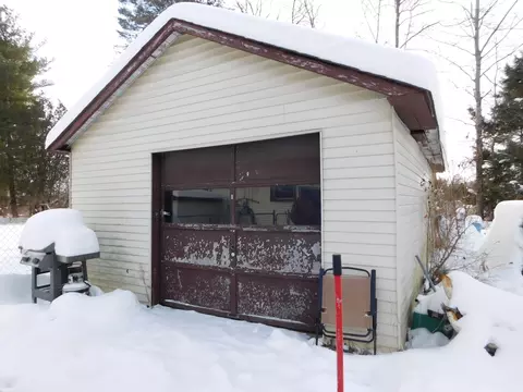 Exterior - 11565 N Main St, Roscommon, MI 48653 photo 5 of 5