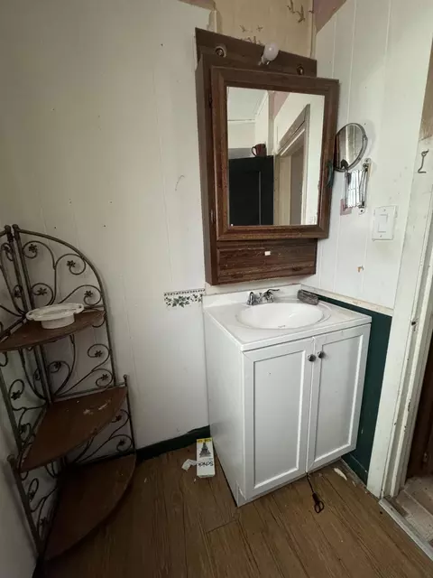 Bath - 511 Cedar St, Alpena, MI 49707 photo 1 of 1