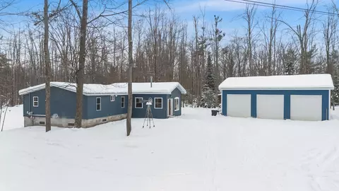 5217 Seneca Trl, Gaylord, MI 49735