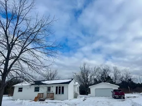 7112 E Shane Ln, Cheboygan, MI 49721