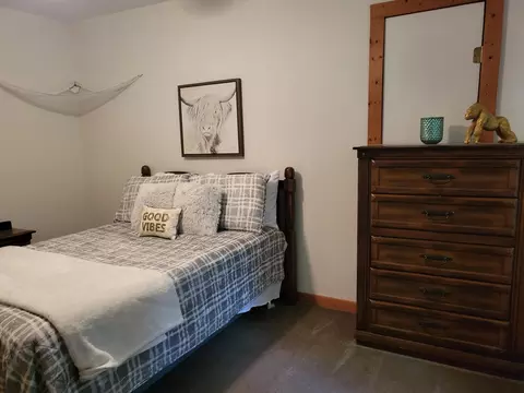 Bedroom - 9933 N Roberts Rd, Frederic, MI 49733 photo 4 of 6