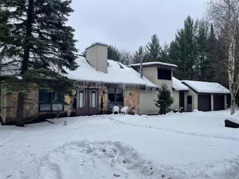11269 Tanglewood Dr, Roscommon, MI 48653
