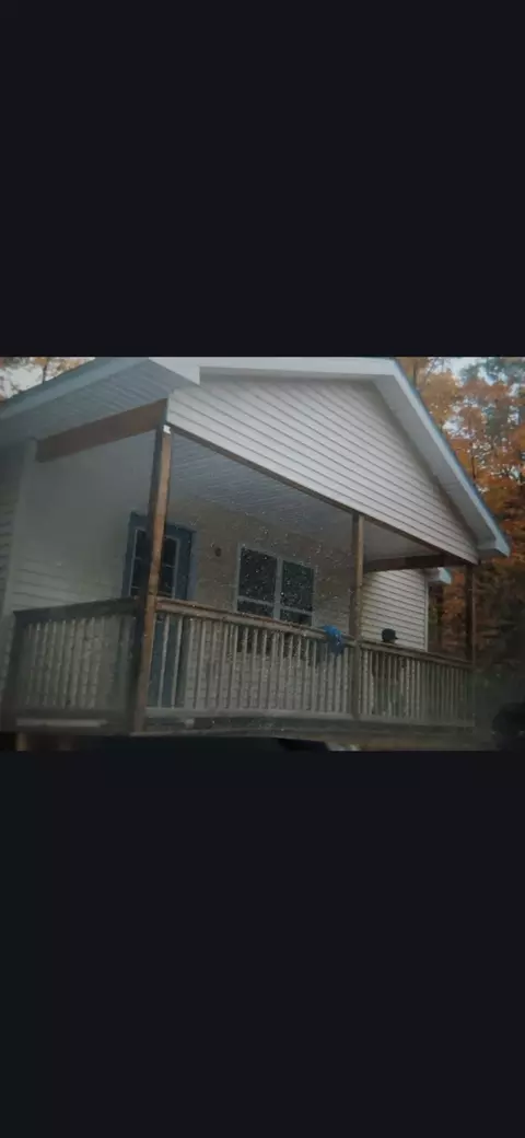 4320 Spirit Dr, Indian River, MI 49749
