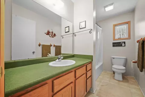 Bath - 120 Smiths Blvd, Roscommon, MI 48653 photo 1 of 4