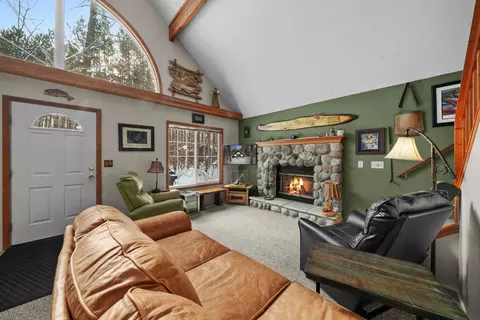 Living - 120 Smiths Blvd, Roscommon, MI 48653 photo 2 of 6