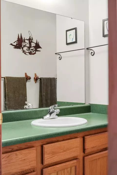 Bath - 120 Smiths Blvd, Roscommon, MI 48653 photo 2 of 4