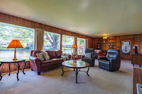 Living - 190 Riverside Dr, Cheboygan, MI 49721 photo 3 of 5
