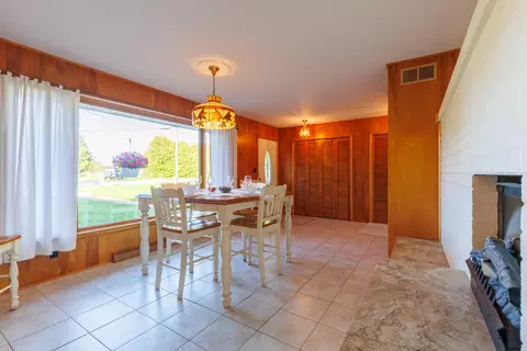 Dining - 190 Riverside Dr, Cheboygan, MI 49721 photo 3 of 7