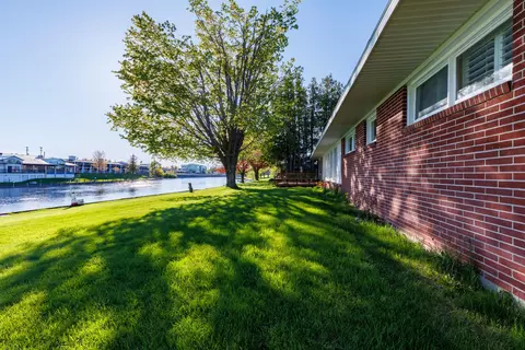 Exterior - 190 Riverside Dr, Cheboygan, MI 49721 photo 4 of 7