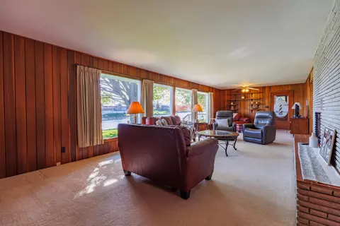 Living - 190 Riverside Dr, Cheboygan, MI 49721 photo 4 of 5