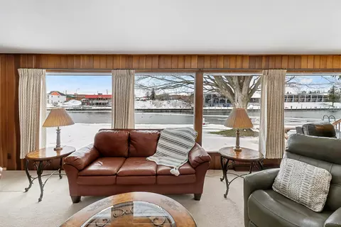 Living - 190 Riverside Dr, Cheboygan, MI 49721 photo 2 of 5