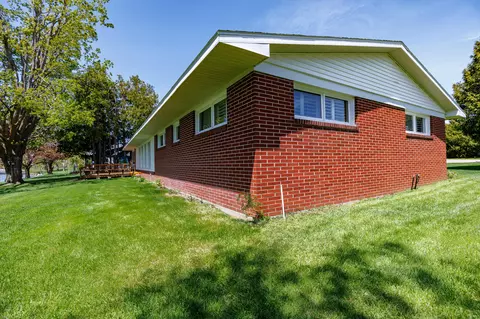 Exterior - 190 Riverside Dr, Cheboygan, MI 49721 photo 3 of 7