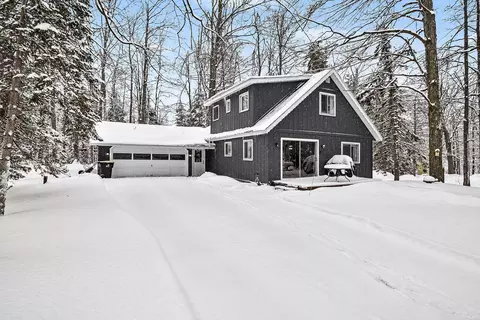 3419 Birchdale Dr, Johannesburg, MI 49751