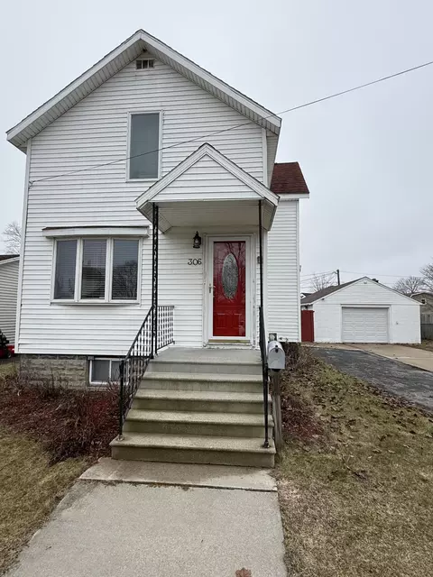 306 Elizabeth St, Alpena, MI 49707