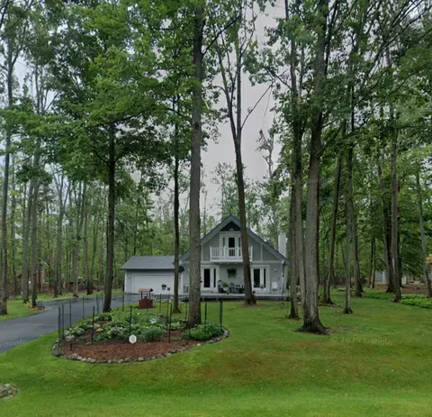 6657 Woodcock Ct, Gaylord, MI 49735