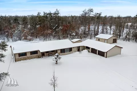 5399 Pinecrest Dr, Lewiston, MI 49756