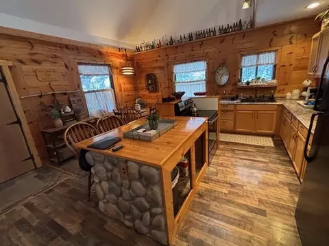 Kitchen - 7534 N Old 27, Frederic, MI 49733 photo 4 of 10