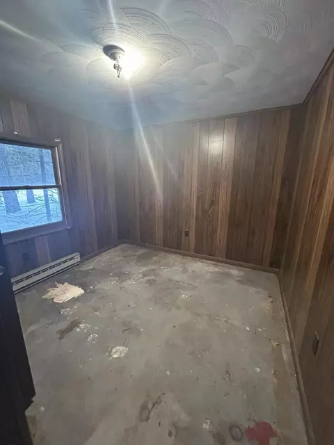 Bedroom - 1415 W 8th St, Mio, MI 48647 photo 3 of 4