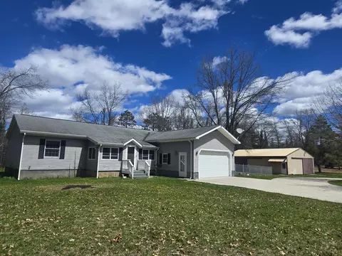 11280 Elk Dr, Atlanta, MI 49709