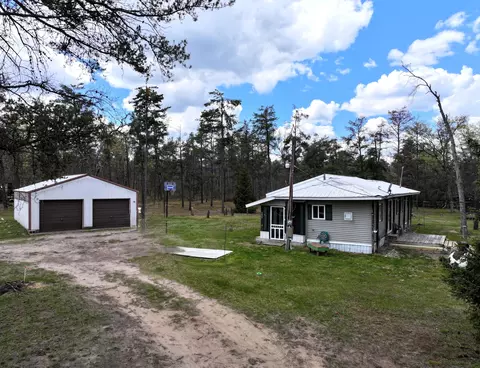 2762 S Horseshoe Trl, Grayling, MI 49738