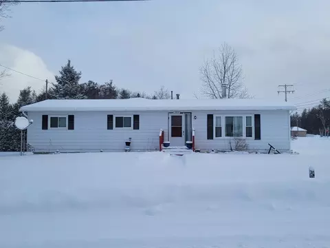 1010 Spruce St, Rogers City, MI 49779