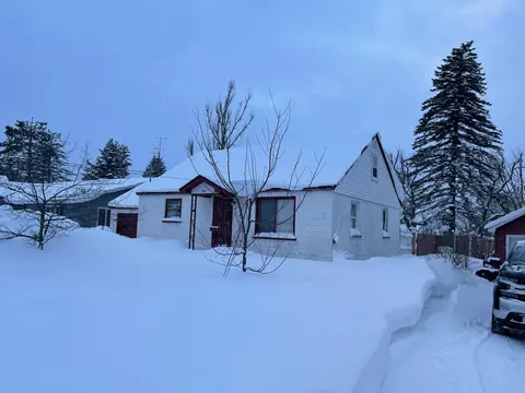 329 E Second St, Gaylord, MI 49735