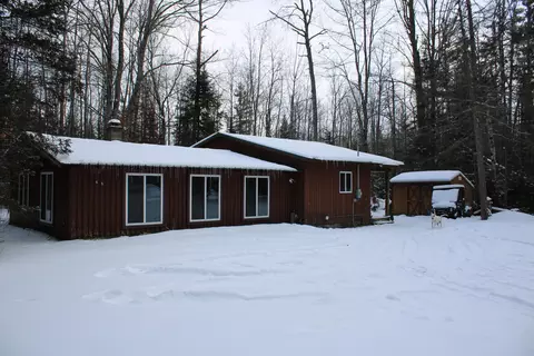 43 Thompson Rd, Mio, MI 48647
