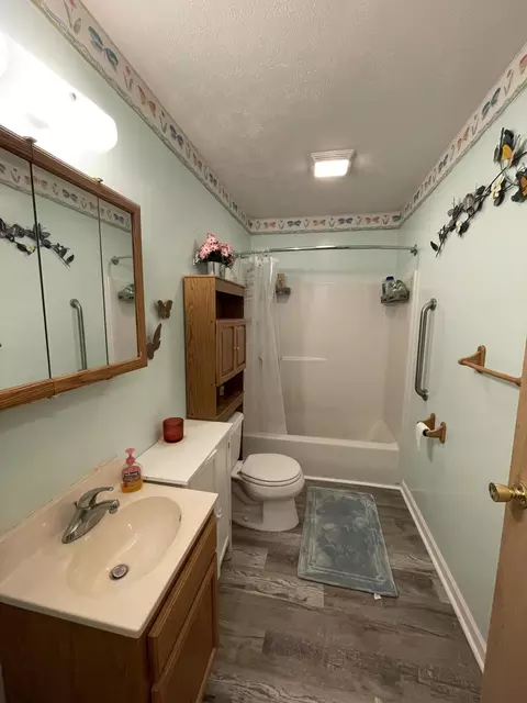 Bath - 104 Heidi Ct, Roscommon, MI 48653 photo 1 of 1