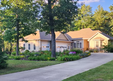 3659 Whisper Cove Trl, Prudenville, MI 48651