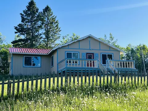 6637 Forsyth Dr, Cheboygan, MI 49721