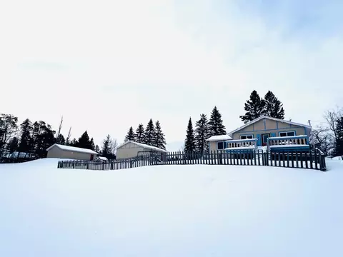 6637 Forsyth Dr, Cheboygan, MI 49721