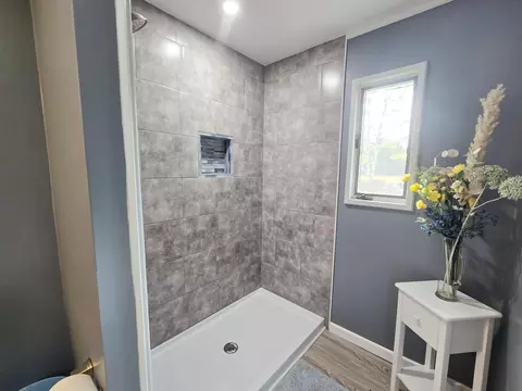Bath - 5423 N Cedar River Rd, Gladwin, MI 48624 photo 3 of 3