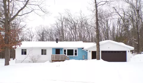 2023 Bennett Rd, Topinabee, MI 49791