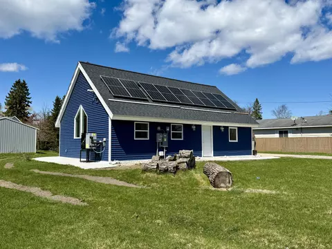 415 George St, Cheboygan, MI 49721