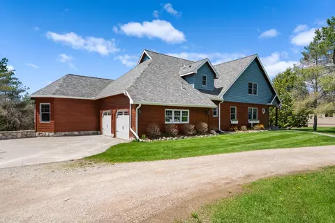 8585 Swan Pointe Dr, Cheboygan, MI 49721