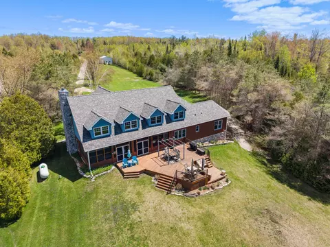 8585 Swan Pointe Dr, Cheboygan, MI 49721