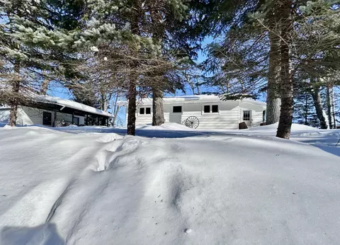 9055 Chub Lake Ridge Rd, Gaylord, MI 49735