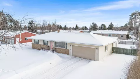704 West St, Gaylord, MI 49735