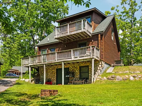 2467 Beaver Creek Dr, Gaylord, MI 49735