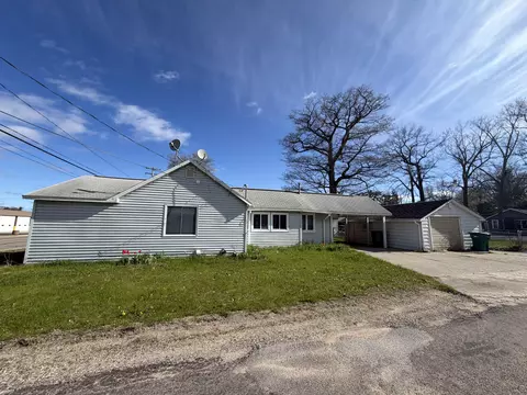 2613 S Gladwin Rd, Prudenville, MI 48651