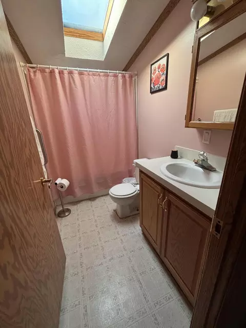 Bath - 3419 W Babbitt Rd, Frederic, MI 49733 photo 4 of 5