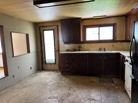 300 Rolla St, Grayling, MI 49738 photo 3